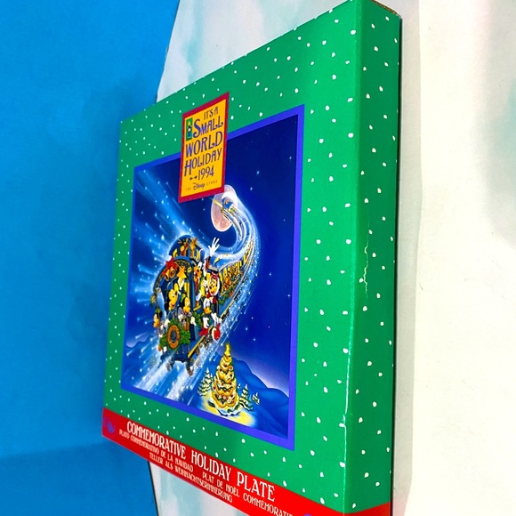 DISNEY STORE NWT VTG 1994 CHRISTMAS IT’S A SMALL WORLD COMMEMORATIVE PLATE JAPAN - Picture 11 of 16